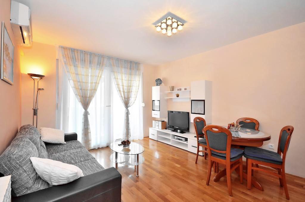 Apartment Good Choice สปลิท ภายนอก รูปภาพ